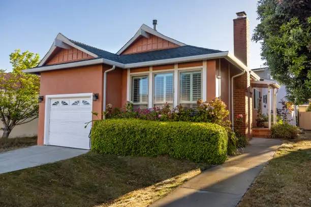 PaNhia Moua, Realtor photo